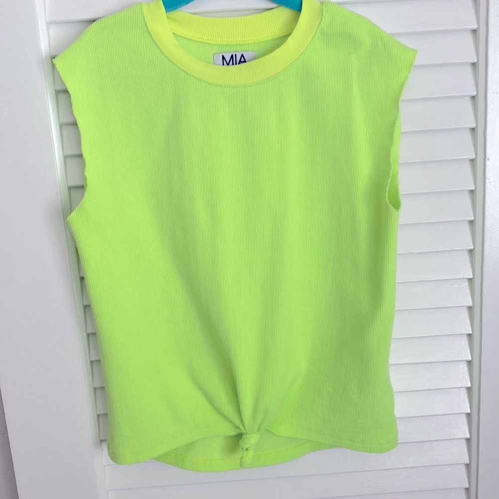 MIA top